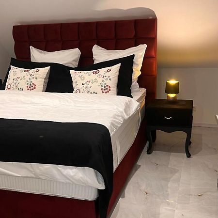 Relaxdays-Apartments 2 Garten Und Pool- Mitbenutzung, Kostenloser Parkplatz, Kontaktloser Checkin, Wifi Mit Smarttv Gütersloh Dış mekan fotoğraf