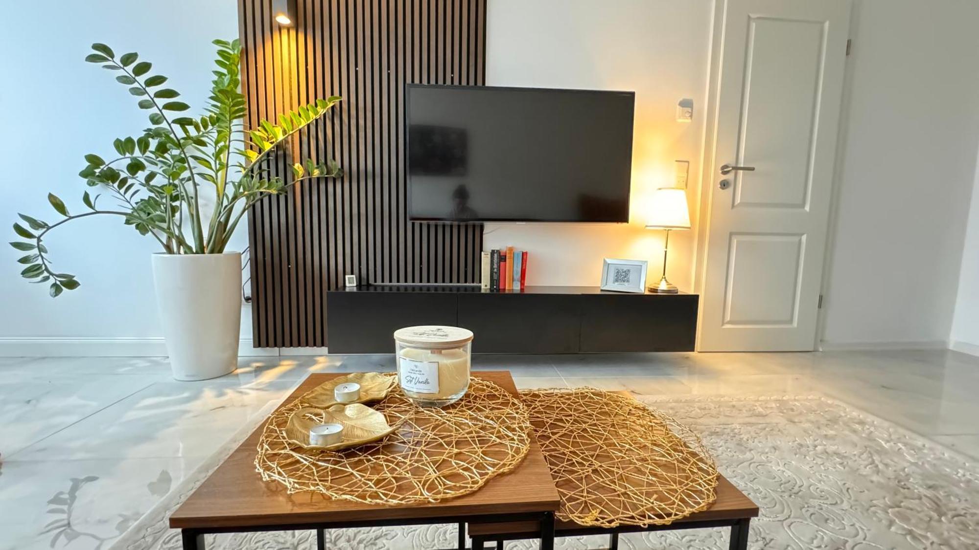 Relaxdays-Apartments 2 Garten Und Pool- Mitbenutzung, Kostenloser Parkplatz, Kontaktloser Checkin, Wifi Mit Smarttv Gütersloh Dış mekan fotoğraf